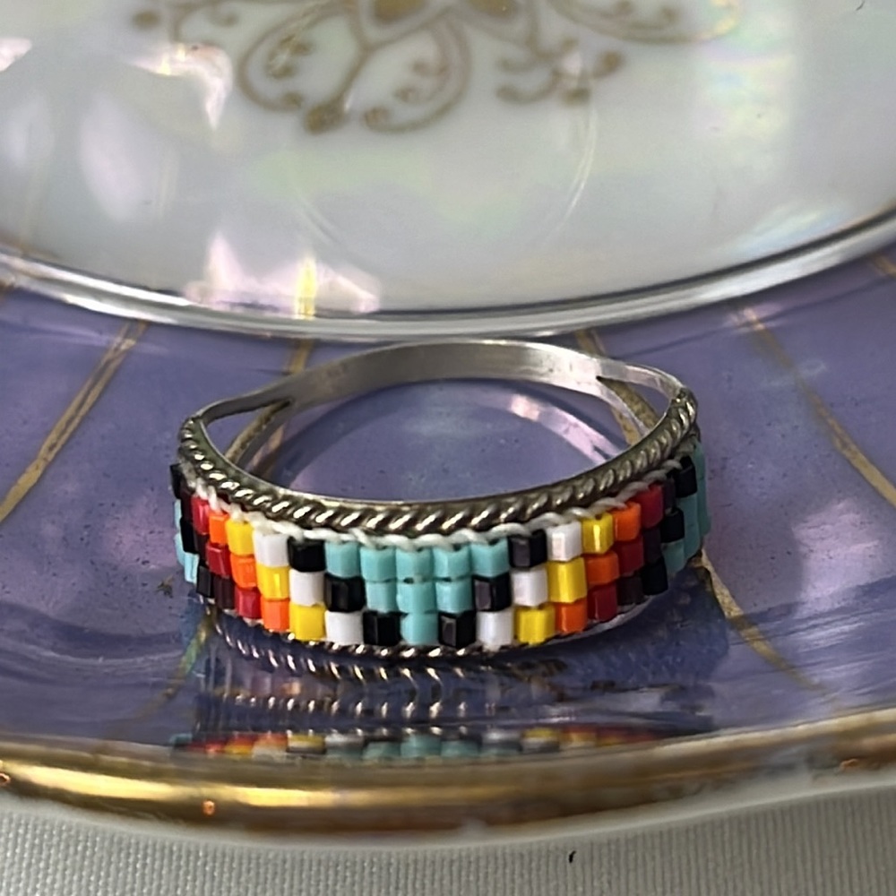Beautiful Beaded ring. Size 7 1/2